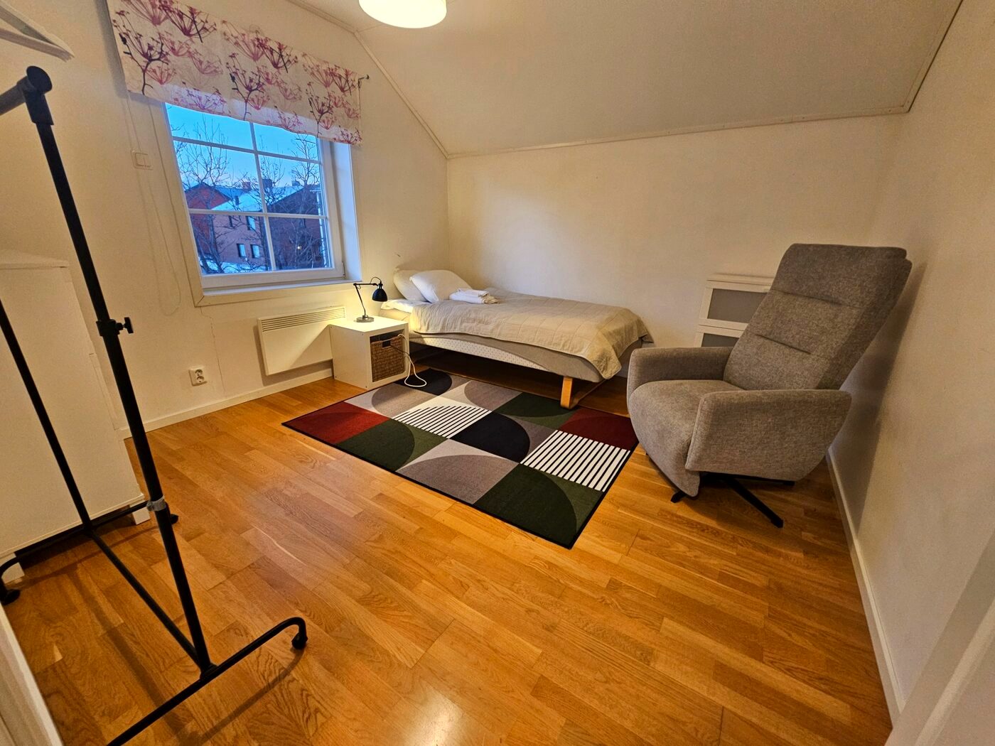 Single room for project staff in corporate housing
